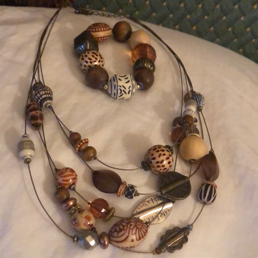 High quality Beaded necklace and bracelet set